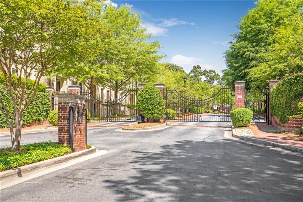 3635 E Paces Circle NE 1109