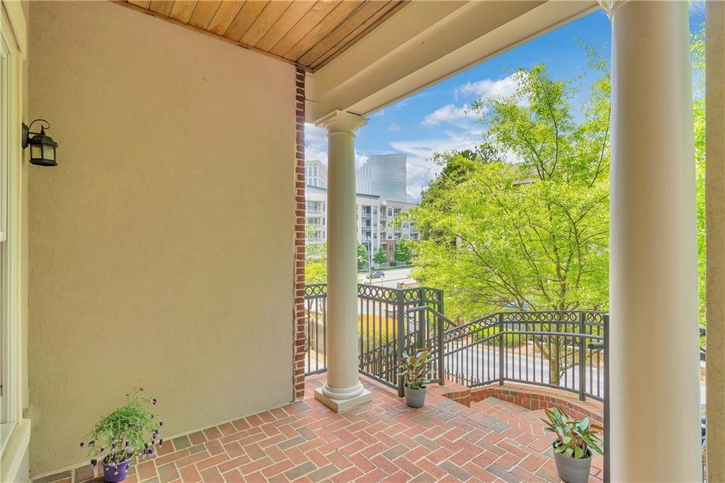 3635 E Paces Circle NE 1109