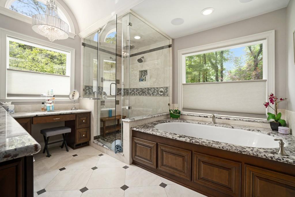 7265 Hunters Branch Drive, Sandy Springs, Georgia image 22