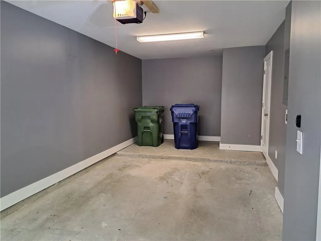 Atlanta, Georgia 30309, United States, 2 Bedrooms Bedrooms, ,3 BathroomsBathrooms,Residential,Active,237761