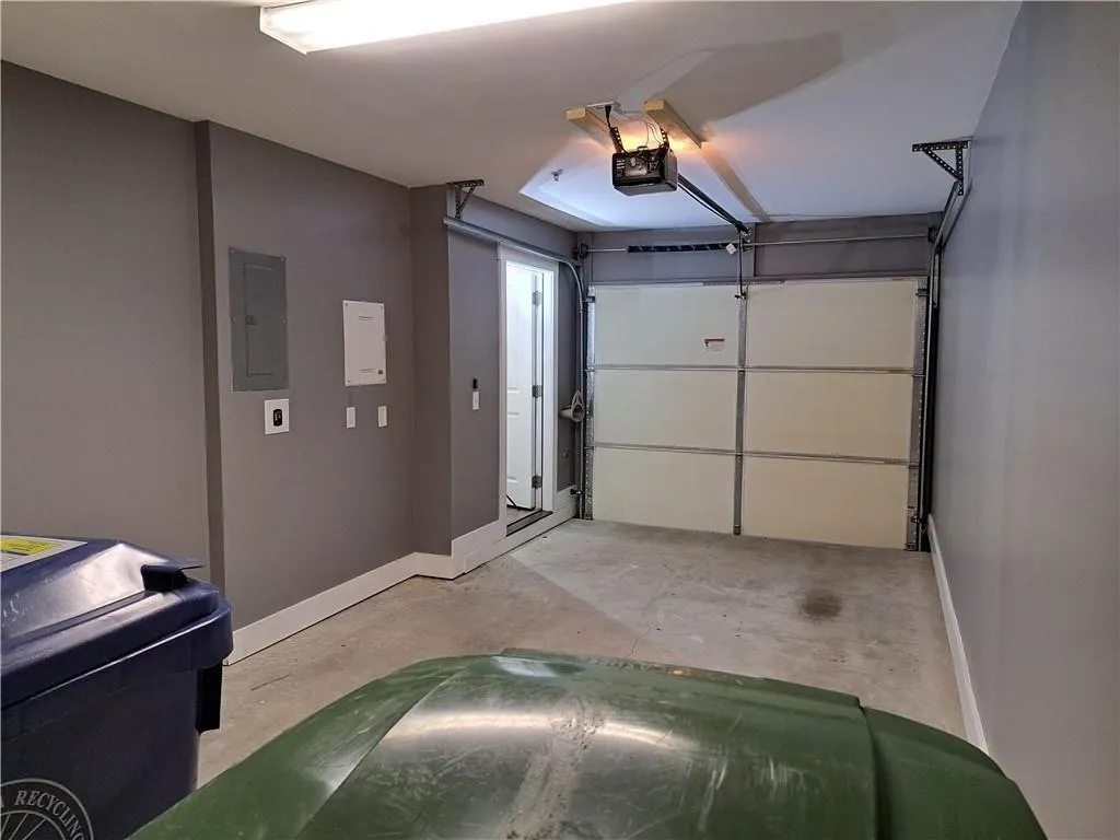 Atlanta, Georgia 30309, United States, 2 Bedrooms Bedrooms, ,3 BathroomsBathrooms,Residential,Active,237761