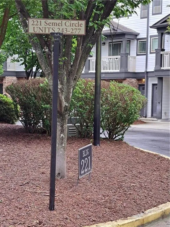 Atlanta, Georgia 30309, United States, 2 Bedrooms Bedrooms, ,3 BathroomsBathrooms,Residential,Active,237761