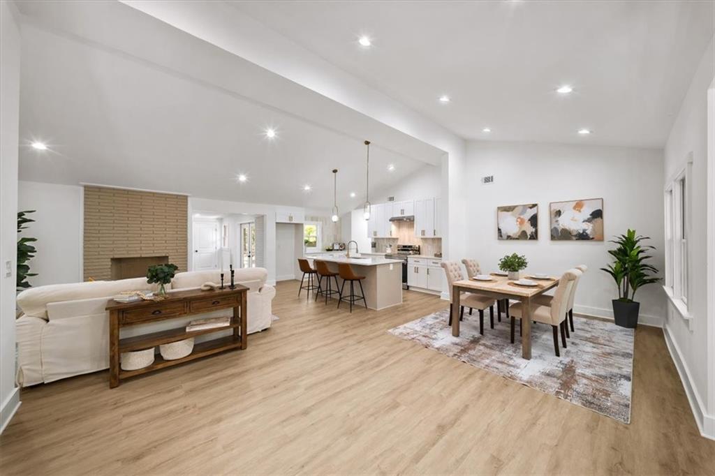 2115 Honeysuckle Lane SW