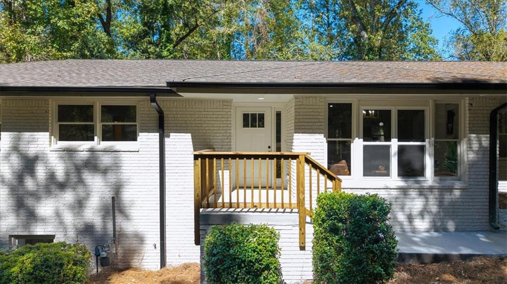 2115 Honeysuckle Lane SW