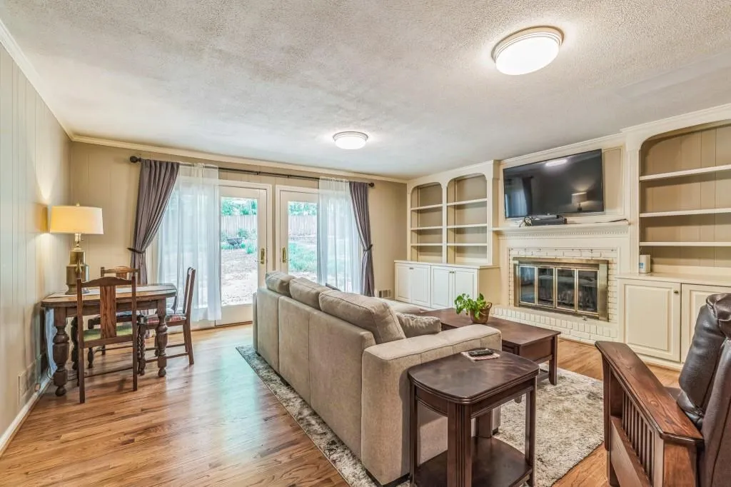 Atlanta, Georgia 30328, United States, 4 Bedrooms Bedrooms, ,4 BathroomsBathrooms,Residential,Pending,141708