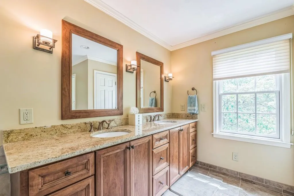 Atlanta, Georgia 30328, United States, 4 Bedrooms Bedrooms, ,4 BathroomsBathrooms,Residential,Pending,141708