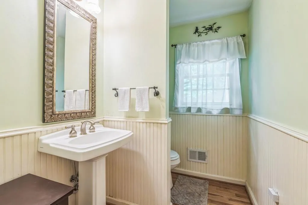 Atlanta, Georgia 30328, United States, 4 Bedrooms Bedrooms, ,4 BathroomsBathrooms,Residential,Pending,141708