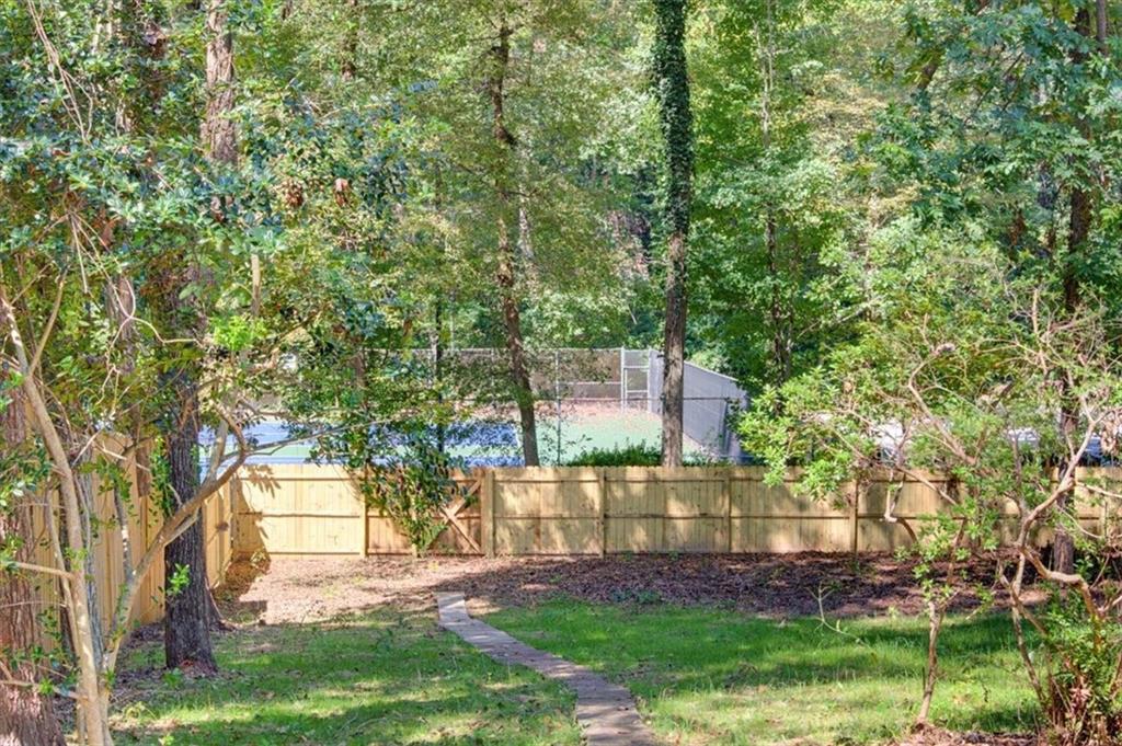 851 Valleymeade Drive SE
