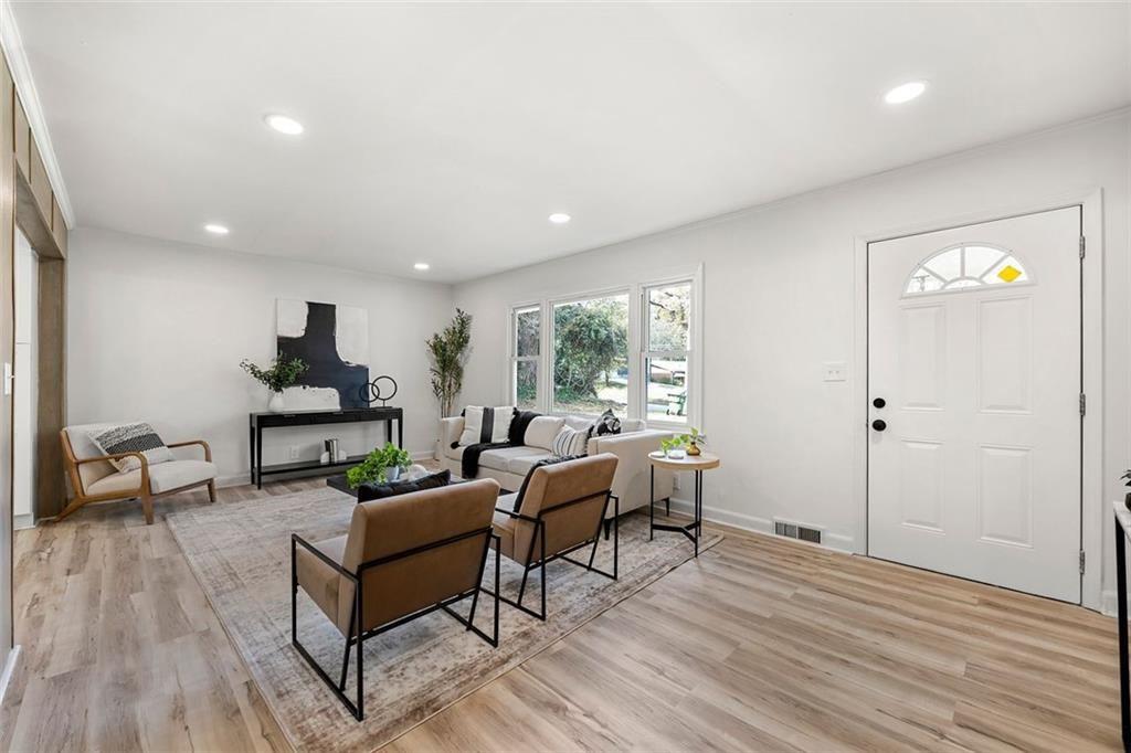 2376 Cross Street, Atlanta, Georgia image 3