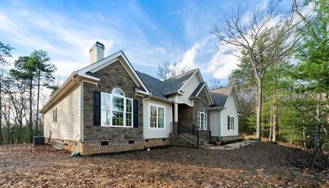 140 Robert Drive Ellijay GA 30536