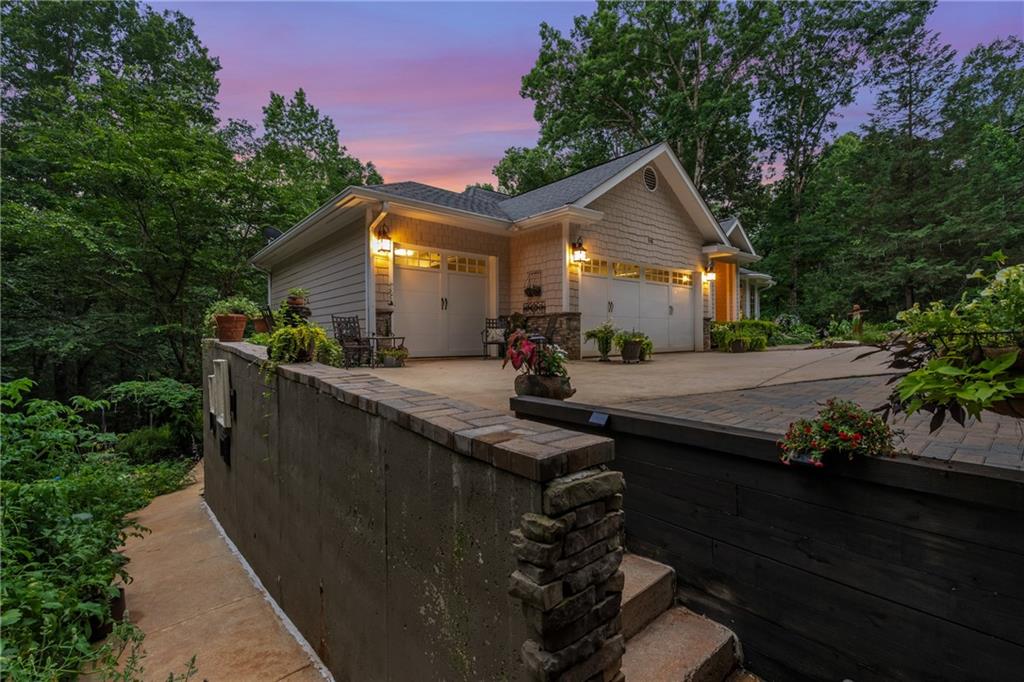 94 DAWSON Drive
