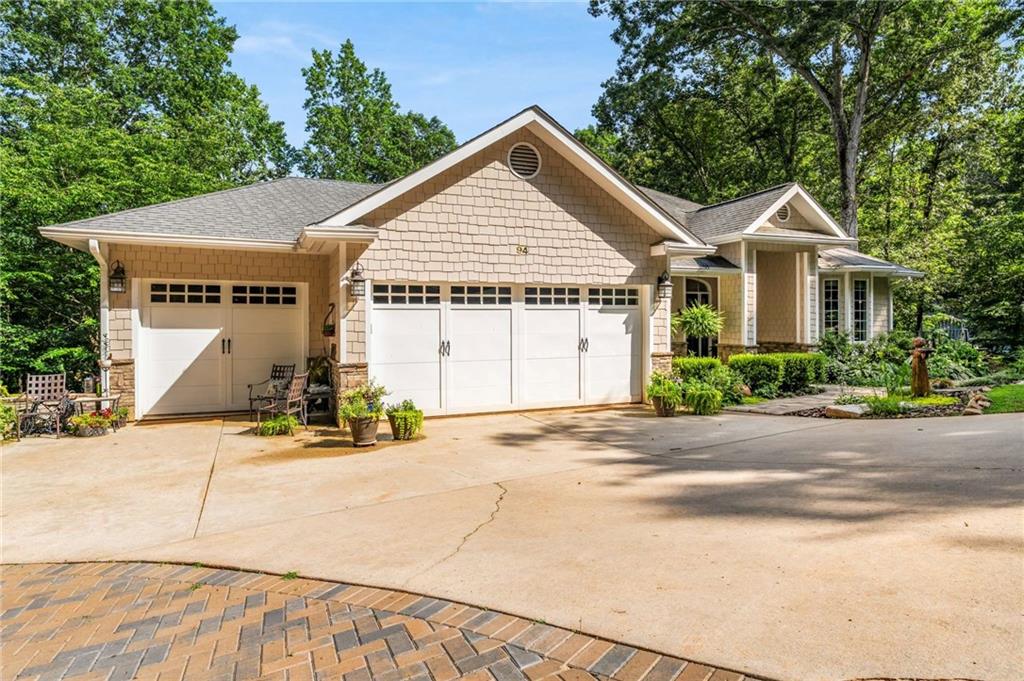 94 DAWSON Drive