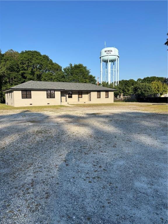 2205 Highway 81