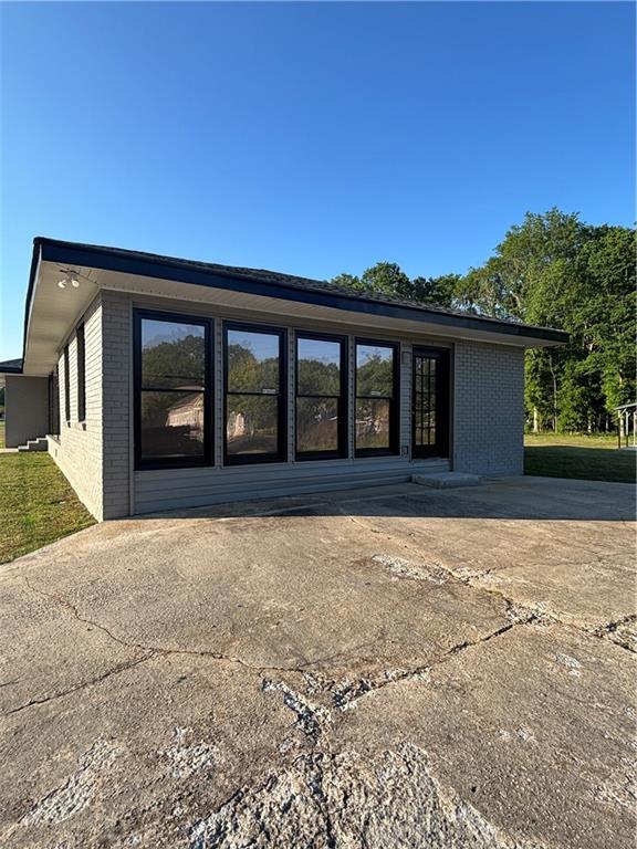 2205 Highway 81