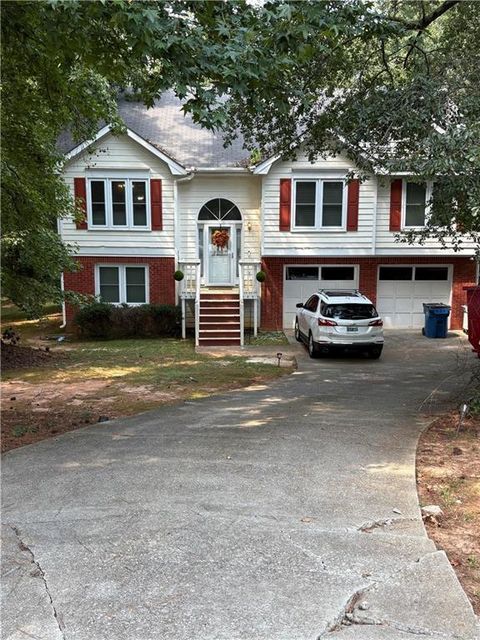 Homes For Sale - 215 Somerset Drive<br/> Covington, GA 30016