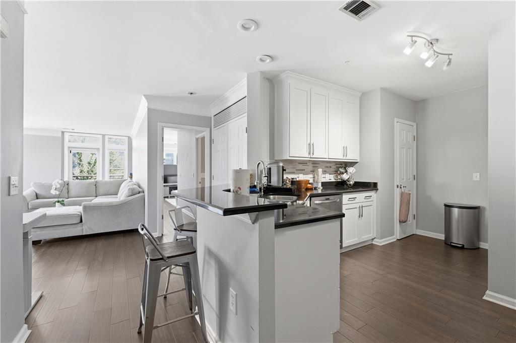 3334 Peachtree Road NE 212