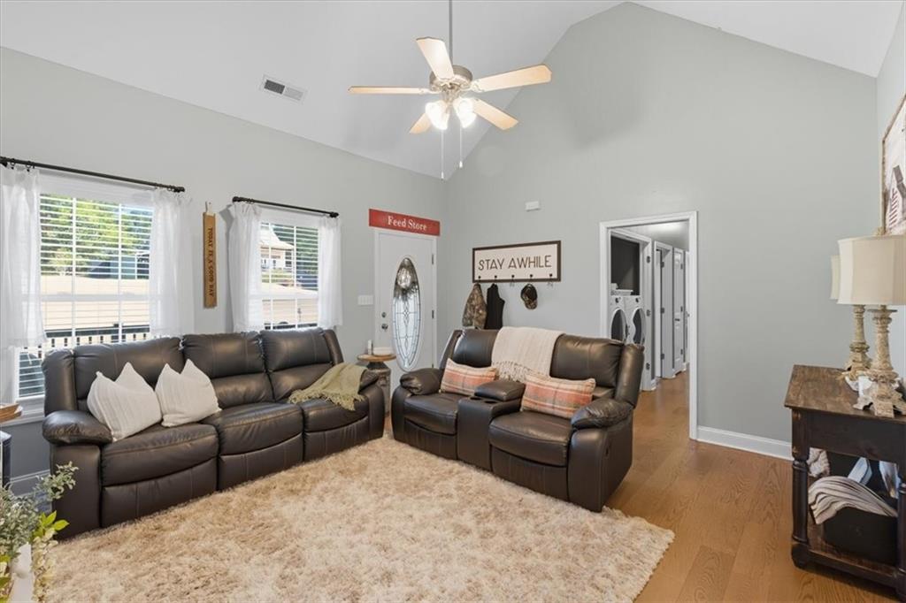 184 Talon Drive SE