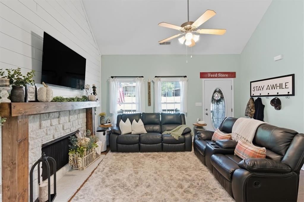 184 Talon Drive SE