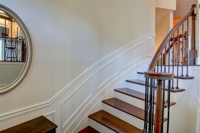 1660 Woodbridge Lane NE