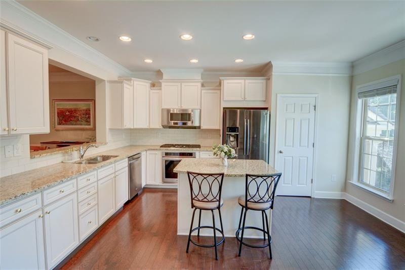 1660 Woodbridge Lane NE