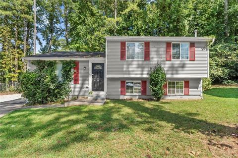 Photo of 2036 Countydown Lane, Stone Mountain, GA 30088 (MLS # 7567609)