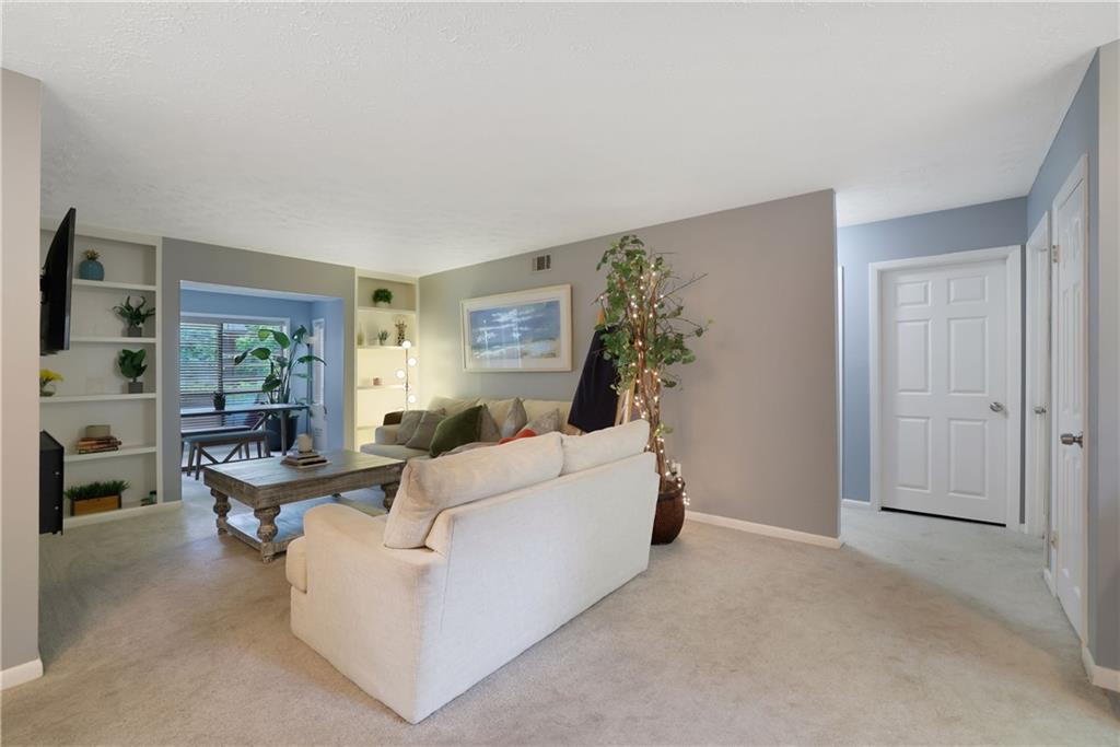 8740 Roswell Road 10B