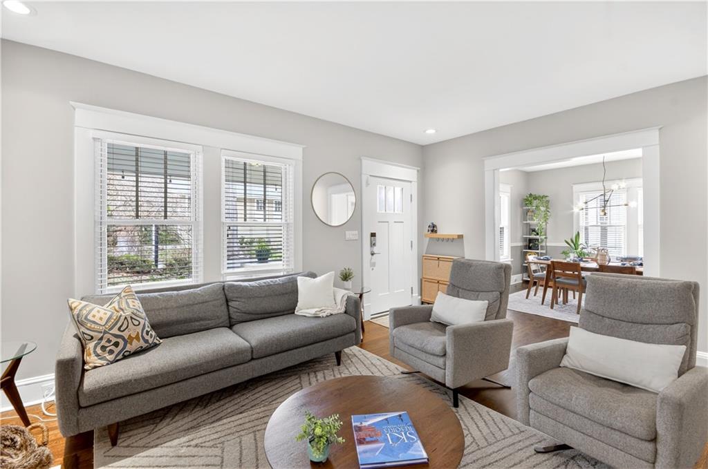 865 Monroe Circle NE