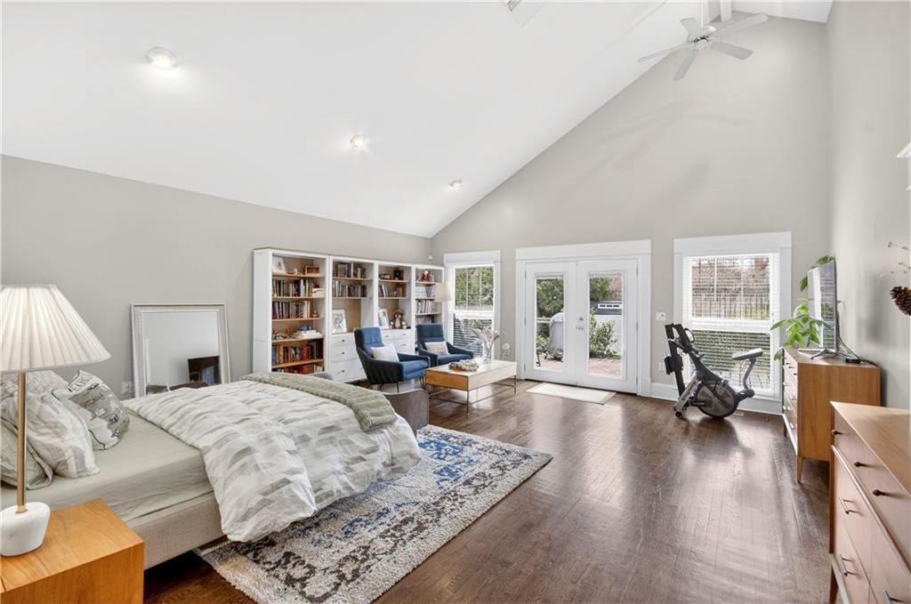 865 Monroe Circle NE