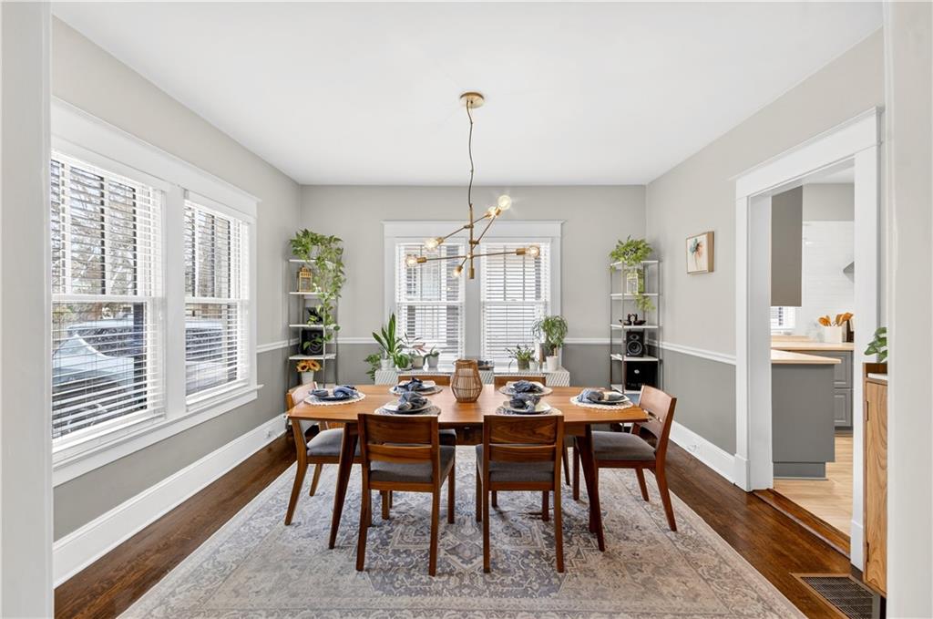 865 Monroe Circle NE