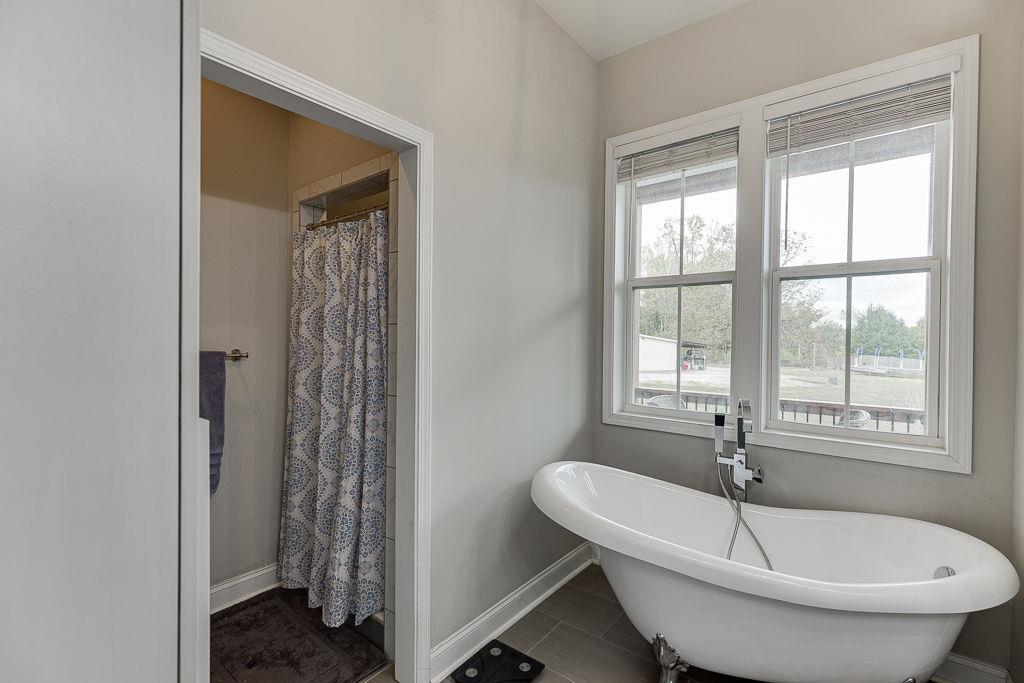 6435 Looper Lake Drive, Flowery Branch, Georgia image 32