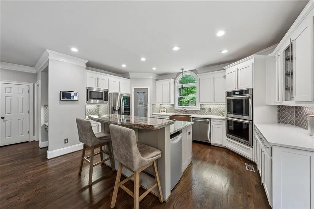 Milton, Georgia 30004, United States, 6 Bedrooms Bedrooms, ,6 BathroomsBathrooms,Residential,Pending,141680