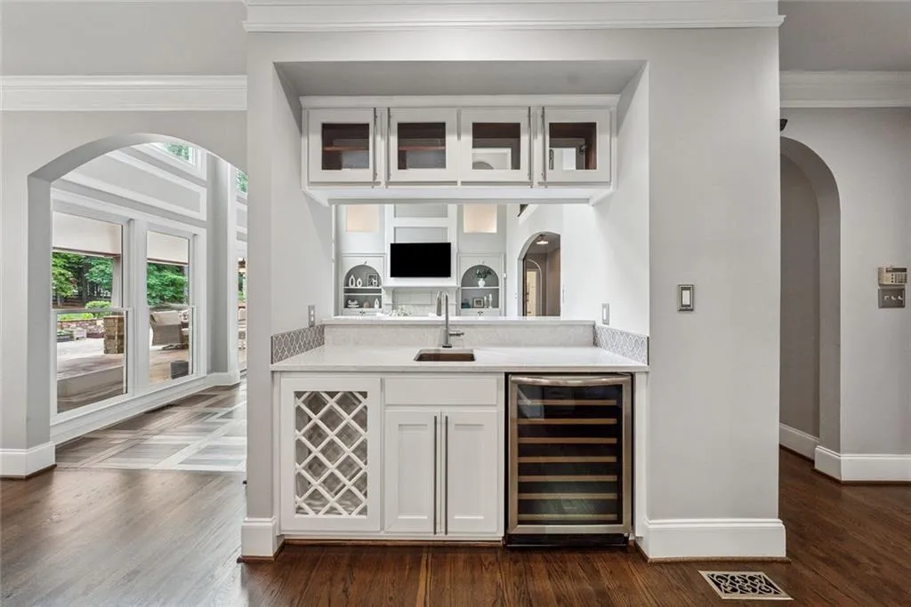 Milton, Georgia 30004, United States, 6 Bedrooms Bedrooms, ,6 BathroomsBathrooms,Residential,Pending,141680