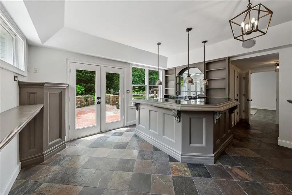 Milton, Georgia 30004, United States, 6 Bedrooms Bedrooms, ,6 BathroomsBathrooms,Residential,Pending,141680