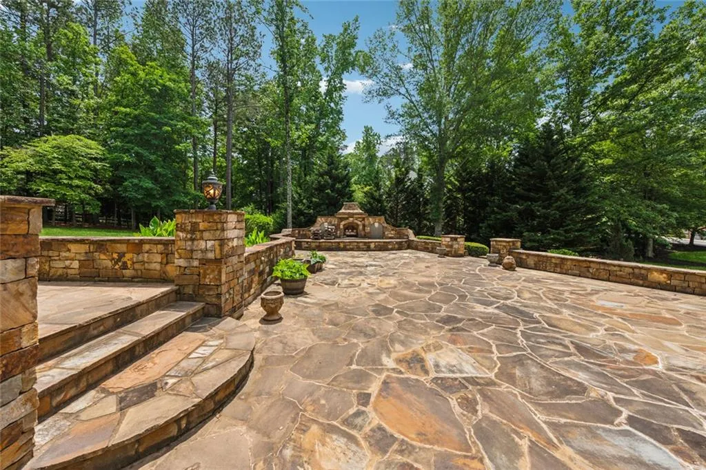 Milton, Georgia 30004, United States, 6 Bedrooms Bedrooms, ,6 BathroomsBathrooms,Residential,Pending,141680