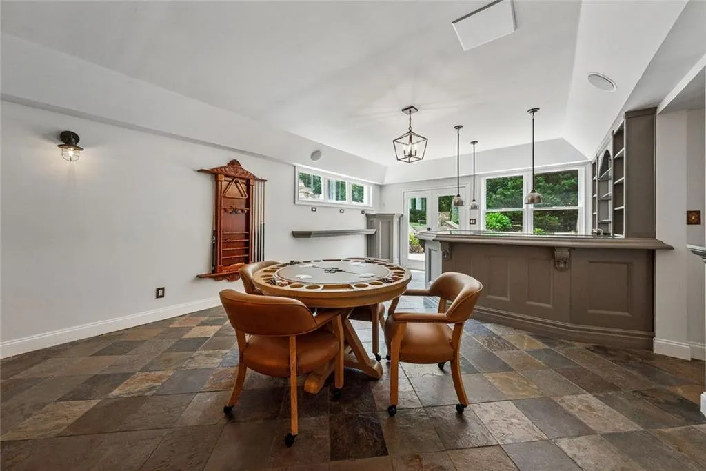 Milton, Georgia 30004, United States, 6 Bedrooms Bedrooms, ,6 BathroomsBathrooms,Residential,Pending,141680