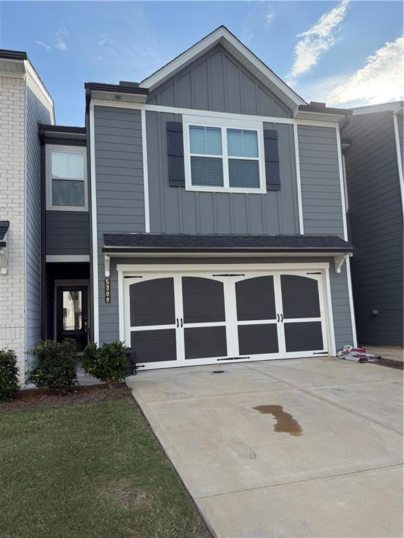 Welcome to this spacious northeast-facing two-story home offering exceptional living space and modern comfort. The open-concept main floor features a bright and airy great room, a stylish kitchen with a center island, and a cozy dining area, perfect for everyday living or entertaining guests. Upstairs, you'll find a convenient laundry room, two generously sized secondary bedrooms with walk-in closets, and a luxurious primary suite complete with a dual-vanity bathroom, walk-in shower, and a spacious walk-in closet.
Located just minutes from I-985, this home is close to all that Flowery Branch has to offer, including the Atlanta Falcons training facility, charming restaurants and shops, historic sites, and year-round community events. Outdoor lovers will enjoy nearby Lake Lanier for boating, swimming, and camping. This rental comes with a stainless-steel REFRIGERATOR, WASHER & DRYER! Landscaping/exterior maintenance is also included. Tenant is responsible for all utilities including trash.