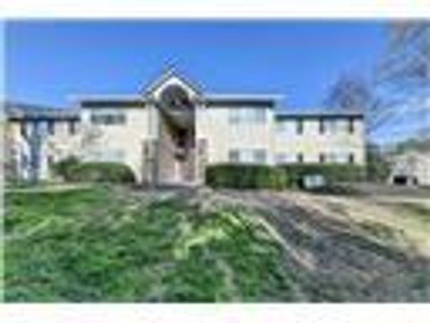 Condo For Rent - 1468 Briarwood Road #805<br/> Atlanta, GA 30319