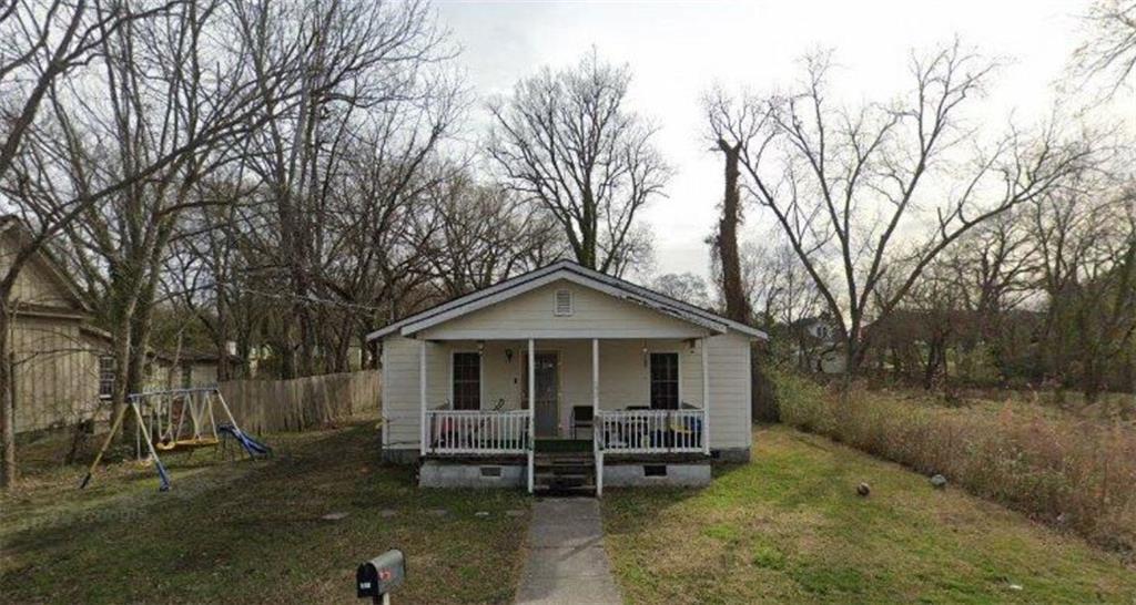 Great Investment Opportunity – 3 Bed, 2 Bath Home in Rome, GA – Tenant in Place
Investor Special!
Add a cash-flowing asset to your rental portfolio with this 3-bedroom, 2-bathroom home in Rome, GA. This property is currently tenant-occupied, generating $1200/month in rental income, with Section 8 ready to transfer – providing a reliable and stable cash flow from day one.
Whether you're a seasoned investor or just getting started, this property offers a turnkey rental opportunity with income already in place. Don’t miss out on this high-demand rental market!
Contact us today for more details. Showings Only Available Once Under Contract – Respecting Tenant Privacy -Serious inquiries only