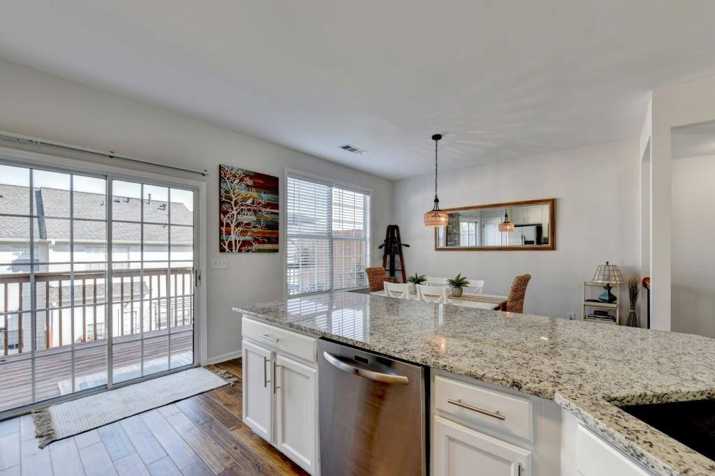 3676 Chattahoochee Summit Drive, Atlanta, Georgia image 32