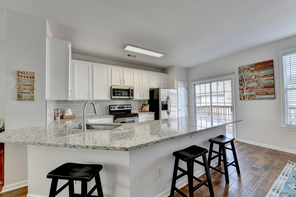3676 Chattahoochee Summit Drive, Atlanta, Georgia image 24