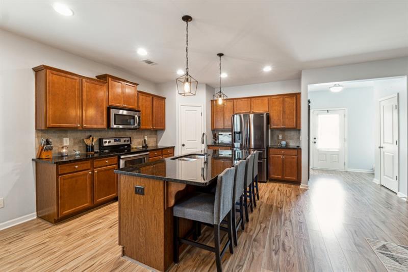 5925 Watersdown Way, Flowery Branch, Georgia image 5