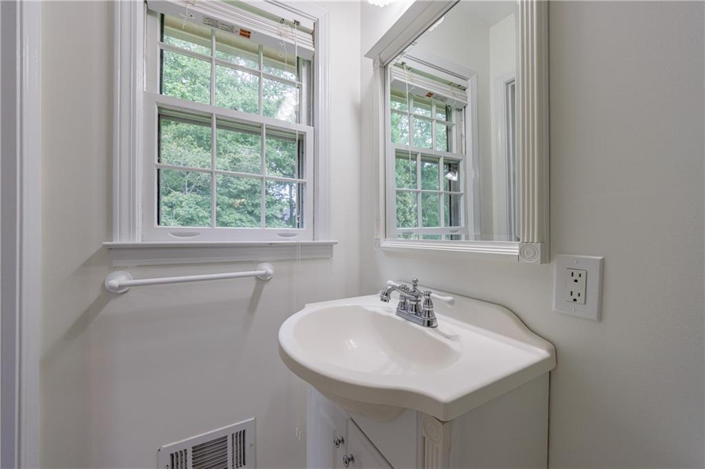 Coleridge - Residential Lease