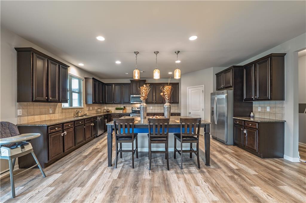 590 Birkdale Drive, Fairburn, Georgia image 4