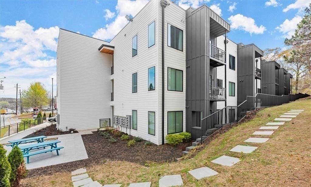 1155 Custer Avenue SE 207