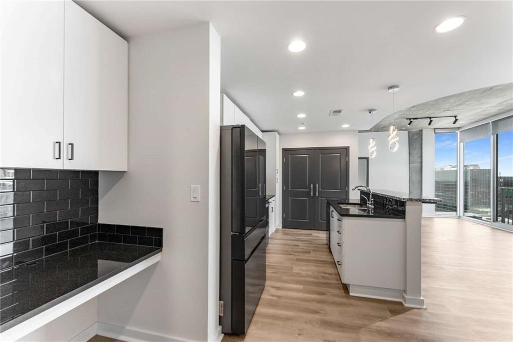 860 Peachtree Street NE 2118