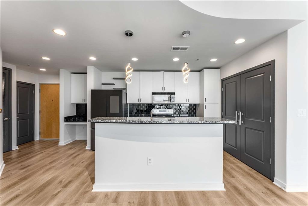 860 Peachtree Street NE 2118