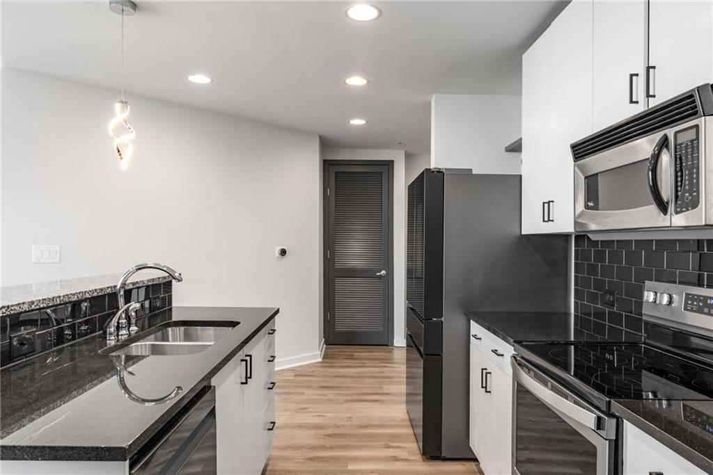 860 Peachtree Street NE 2118