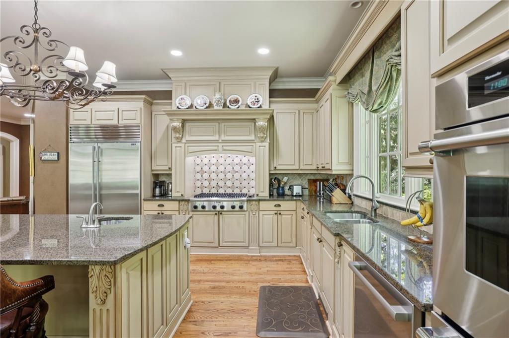 Atlanta, Georgia, 30339, United States, 5 Bedrooms Bedrooms, ,8 BathroomsBathrooms,Residential,Active,2041482
