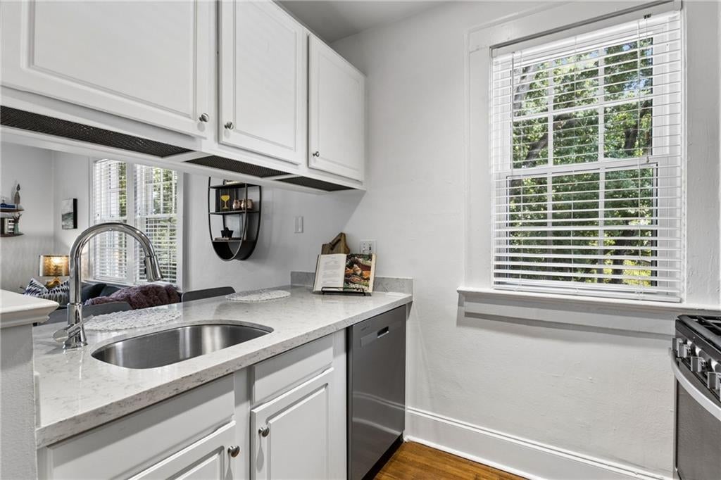 824 Greenwood Avenue NE 11