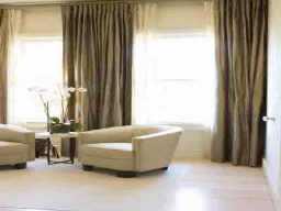 THE MOST EXCLUSIVE BLDG ALONG P'TREE. NEW YORK-STYLE ELEGANCE. THIS UNIQUE FLR PLAN GIVES YOU ROOM TO LIVE & ENTERTAIN GRACIOUSLY.FAM RM OPENS TO KIT, MEDIA RM SOUND SYSTEM.ALL LRG RMS.MSTR HAS 2 BAS W/CLSTS.